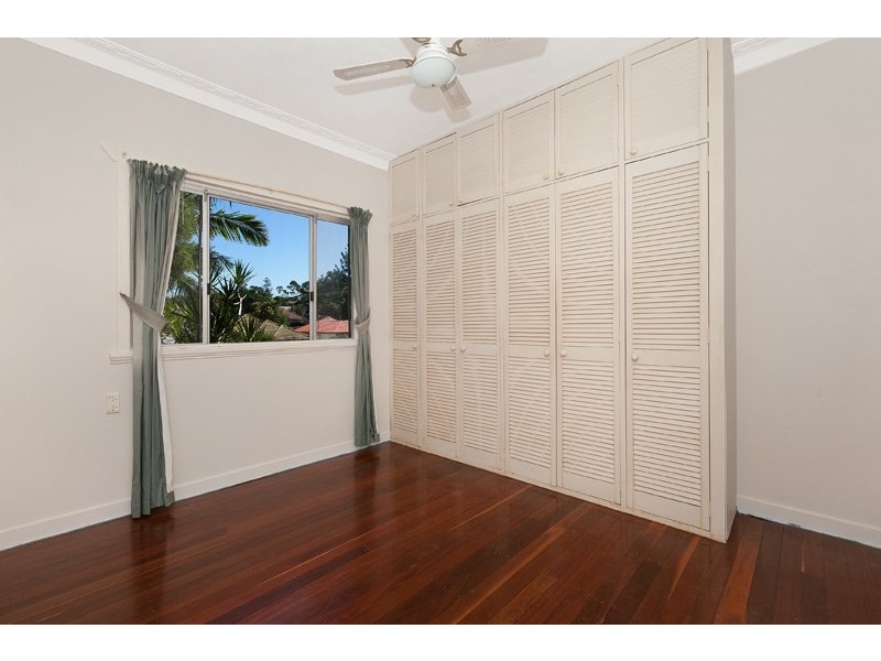 24 Long Street, Camp Hill QLD 4152