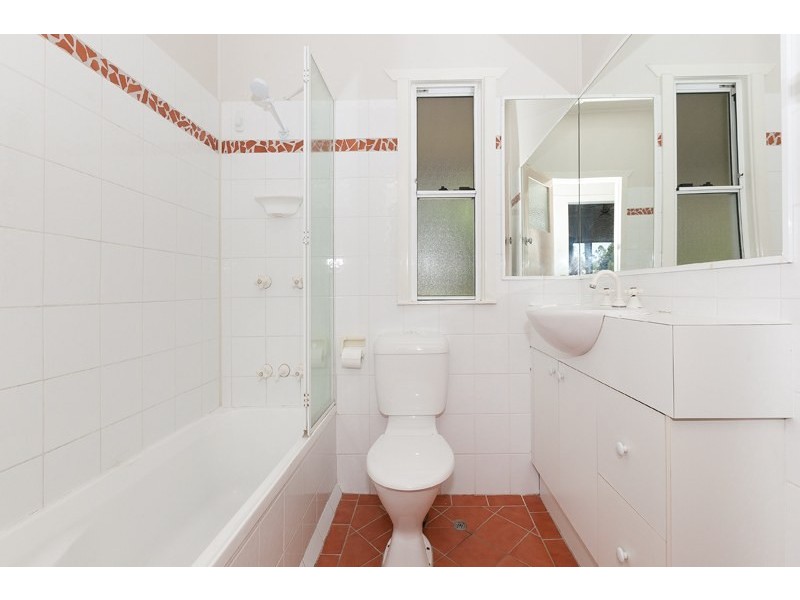 24 Long Street, Camp Hill QLD 4152