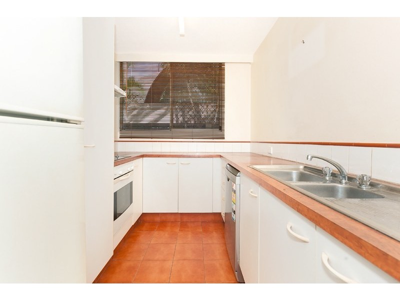 2/28 Beach Parade, Surfers Paradise QLD 4217