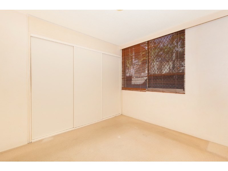 2/28 Beach Parade, Surfers Paradise QLD 4217