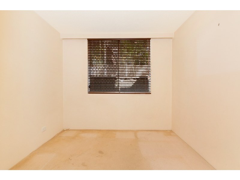 2/28 Beach Parade, Surfers Paradise QLD 4217