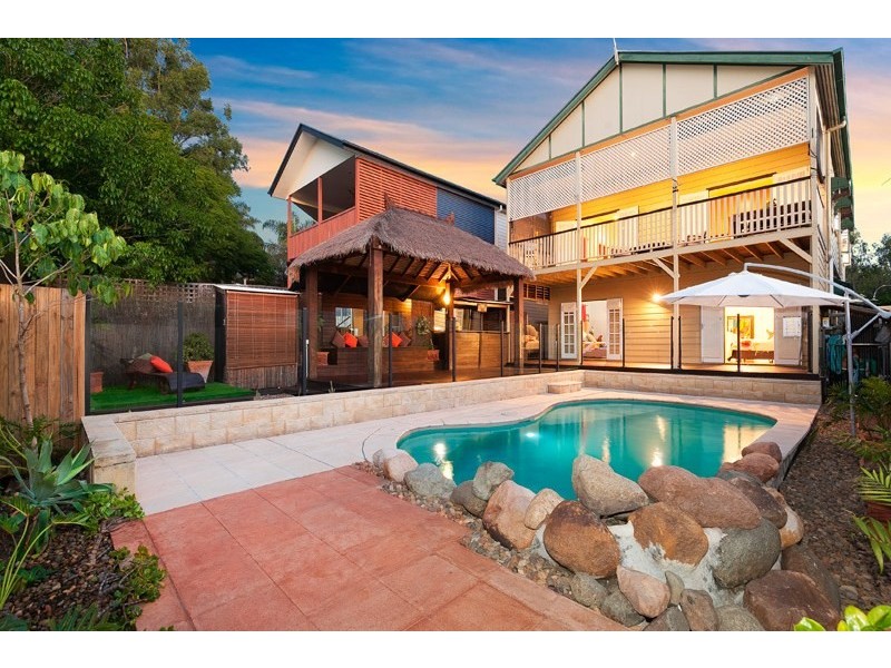 27 Newbery Street, Newmarket QLD 4051