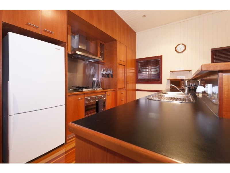 27 Newbery Street, Newmarket QLD 4051