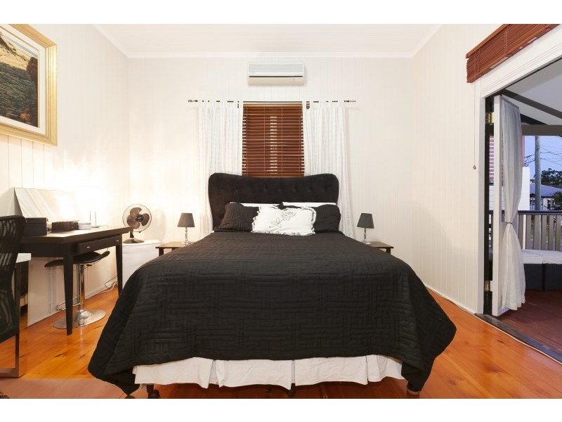 27 Newbery Street, Newmarket QLD 4051