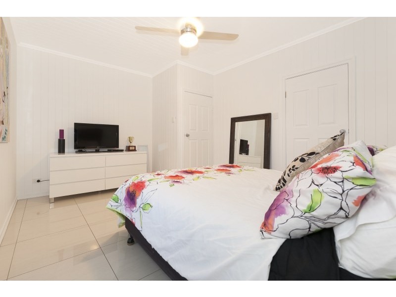 27 Newbery Street, Newmarket QLD 4051