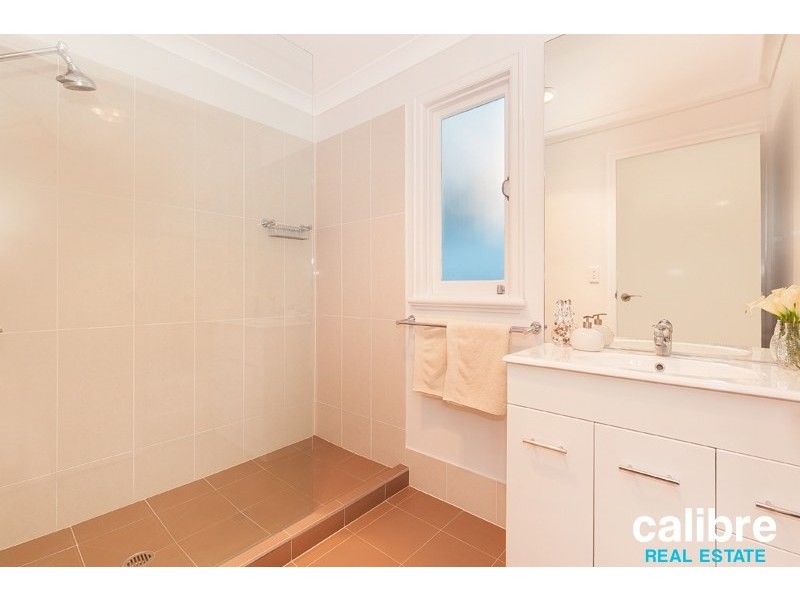 9 View Parade, Ashgrove QLD 4060