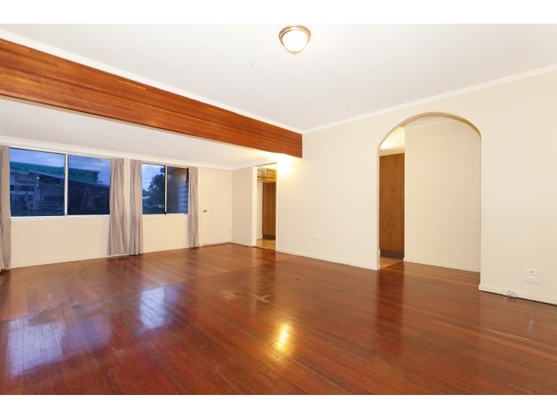 27 Kiama Street, Wavell Heights QLD 4012