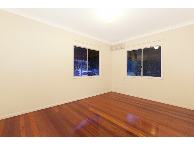 27 Kiama Street, Wavell Heights QLD 4012