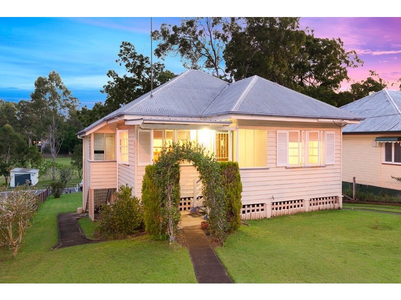 1084 Moggill Road, Kenmore QLD 4069