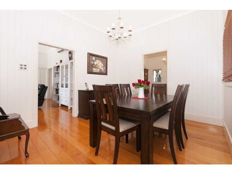 9 Sinclair Street, Newtown QLD 4305