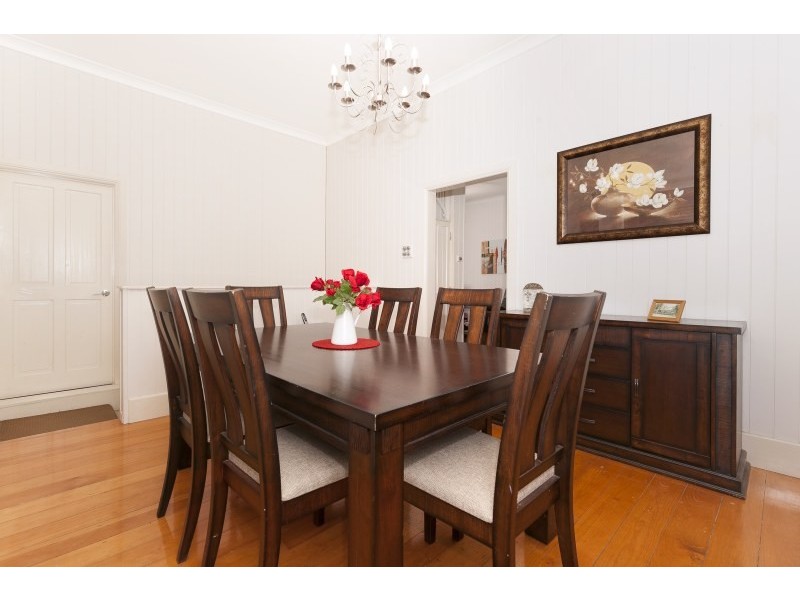 9 Sinclair Street, Newtown QLD 4305