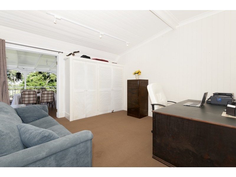 9 Sinclair Street, Newtown QLD 4305