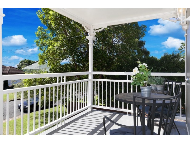 9 Sinclair Street, Newtown QLD 4305