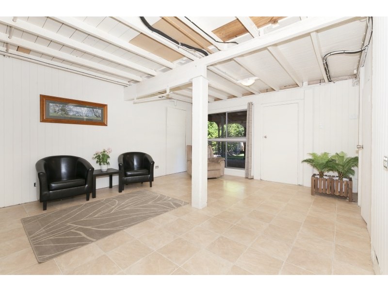 9 Sinclair Street, Newtown QLD 4305