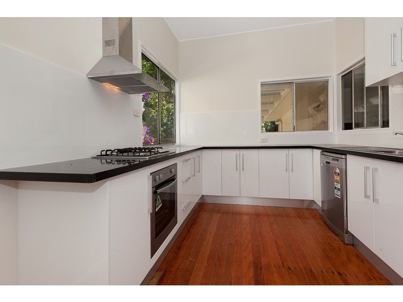 31 Earl Street, Greenslopes QLD 4120