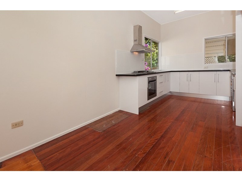 31 Earl Street, Greenslopes QLD 4120