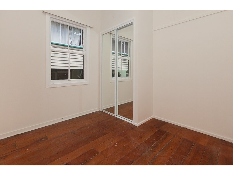 31 Earl Street, Greenslopes QLD 4120