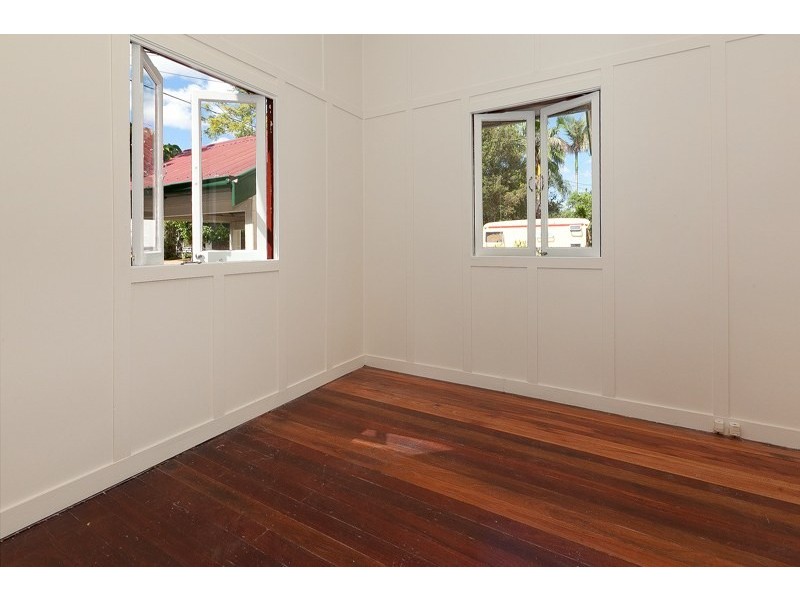 31 Earl Street, Greenslopes QLD 4120