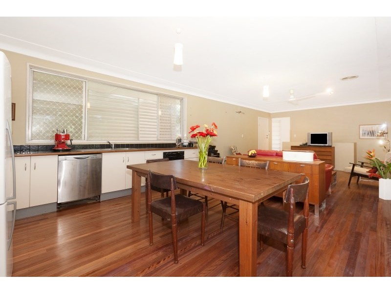 64 Marshall Lane, Kenmore QLD 4069