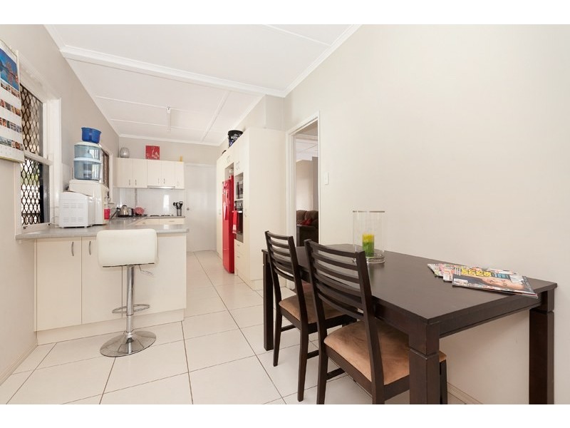 10 Calston Street, Oxley QLD 4075