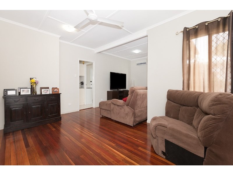 10 Calston Street, Oxley QLD 4075