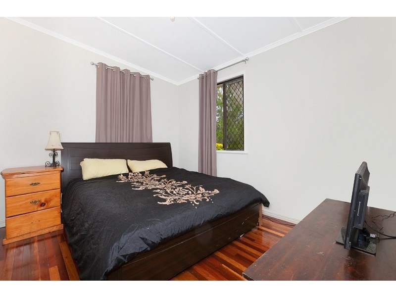 10 Calston Street, Oxley QLD 4075