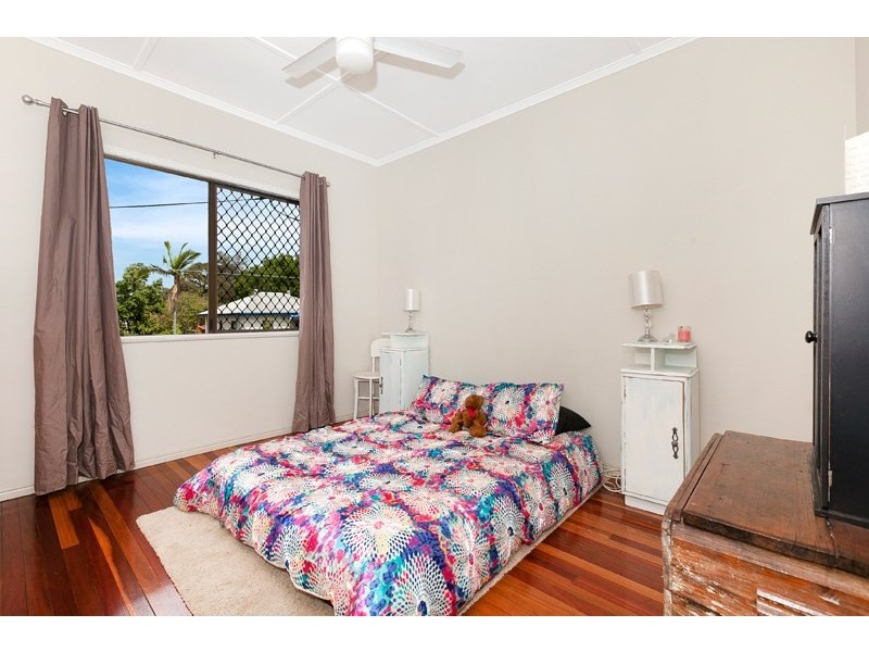 10 Calston Street, Oxley QLD 4075