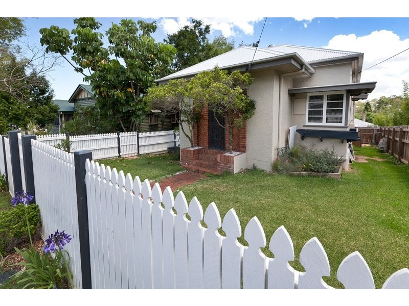 10 Thurlow Street, Newmarket QLD 4051