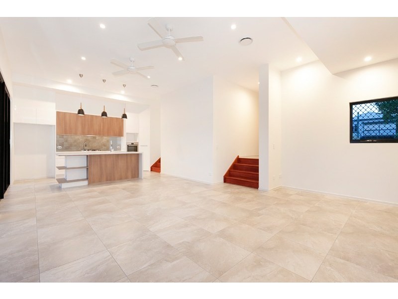 1/23 Albert Street, Woolloongabba QLD 4102