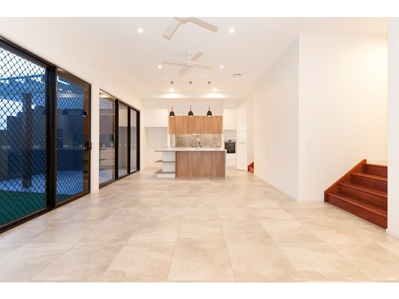 1/23 Albert Street, Woolloongabba QLD 4102