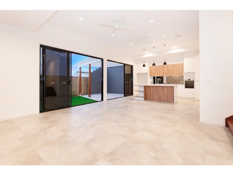 1/23 Albert Street, Woolloongabba QLD 4102