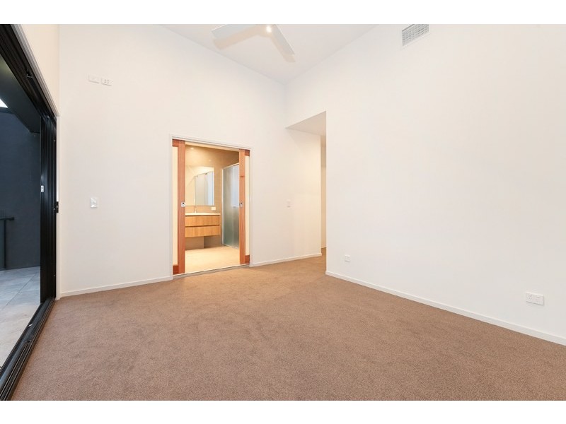 1/23 Albert Street, Woolloongabba QLD 4102