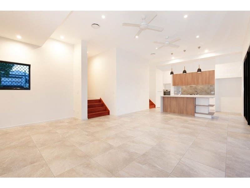 2/23 Albert Street, Woolloongabba QLD 4102