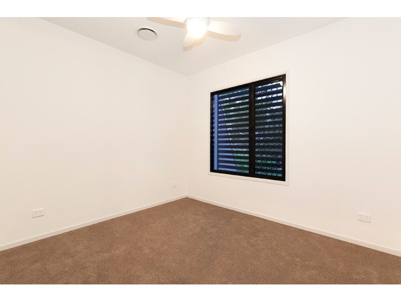 2/23 Albert Street, Woolloongabba QLD 4102