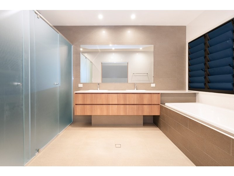 2/23 Albert Street, Woolloongabba QLD 4102