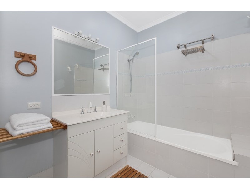 24 Reuben Street, Stafford QLD 4053