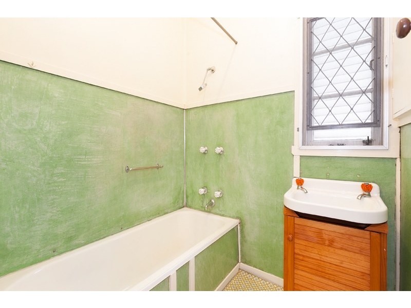 15 Rylatt Street, Indooroopilly QLD 4068