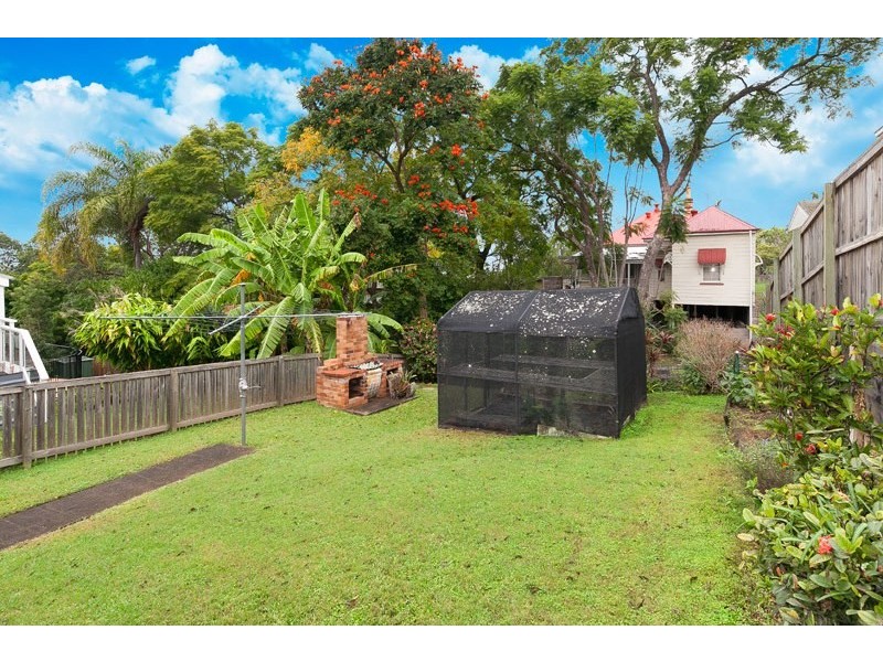 15 Rylatt Street, Indooroopilly QLD 4068