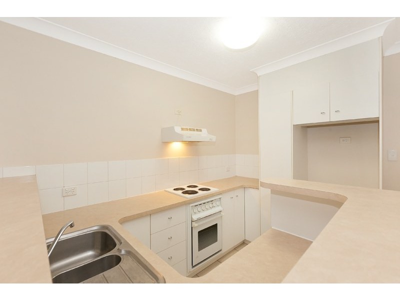 2/9 Walsh Street, Milton QLD 4064