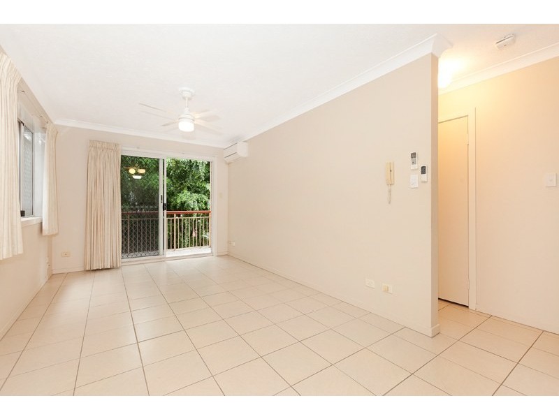2/9 Walsh Street, Milton QLD 4064