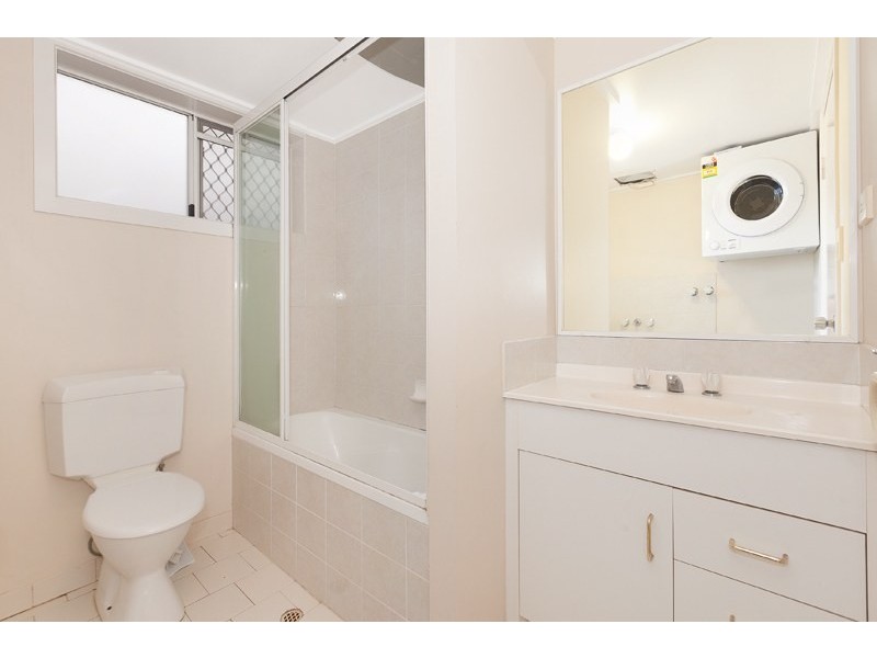 2/9 Walsh Street, Milton QLD 4064