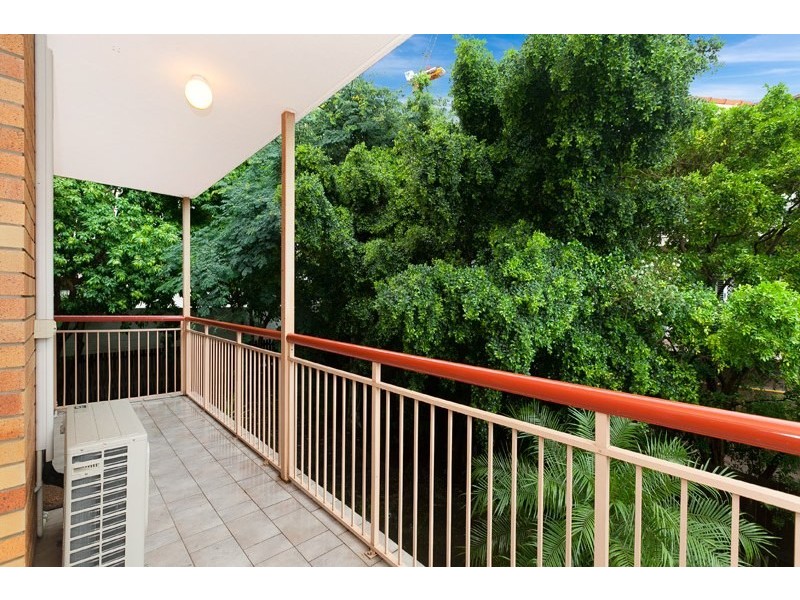 2/9 Walsh Street, Milton QLD 4064