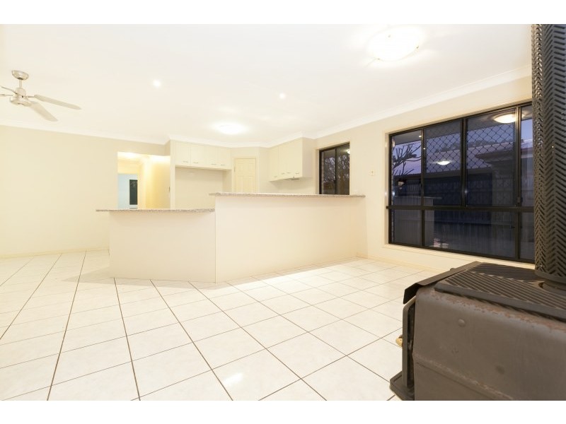 25 Spring Road, Kallangur QLD 4503