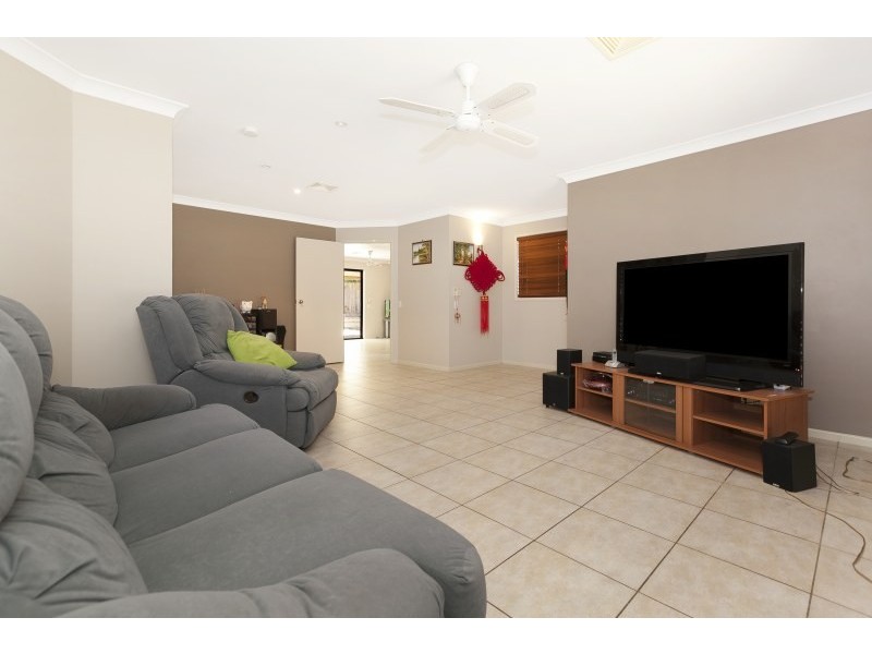 9 Pringle Place, Forest Lake QLD 4078