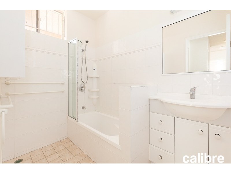 2/57 Brisbane Street, St Lucia QLD 4067