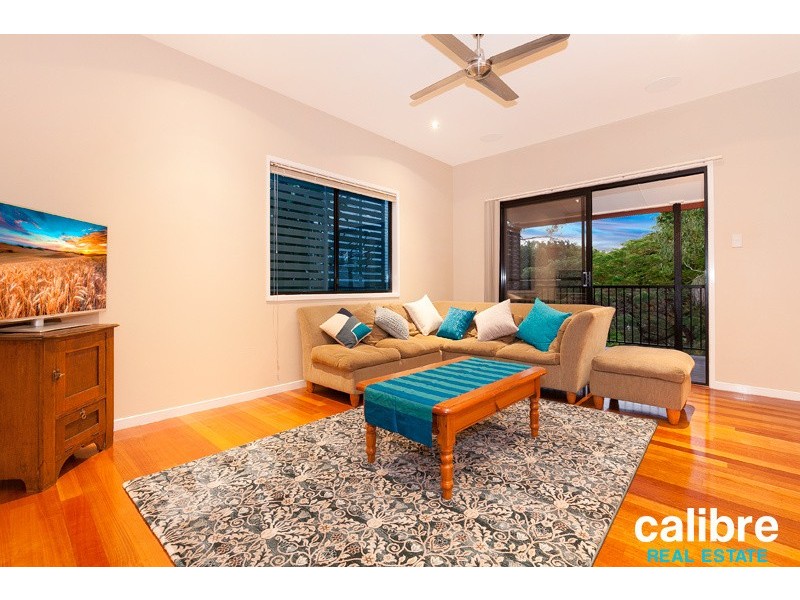 29 Outlook Crescent, Bardon QLD 4065