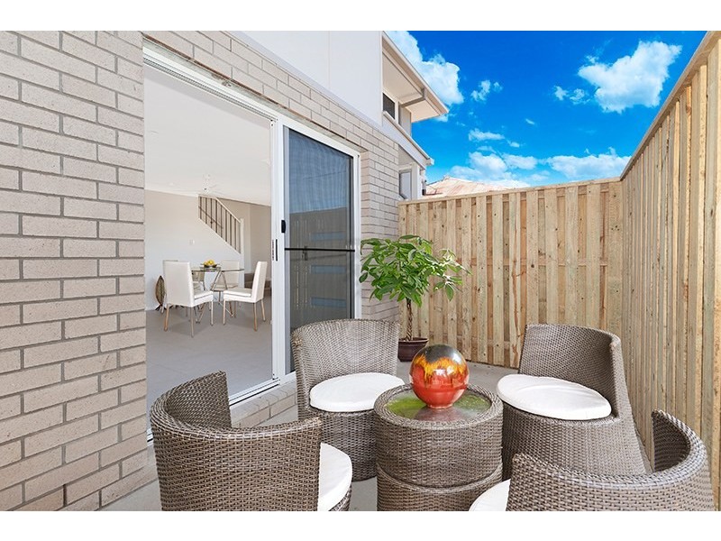 1/6a Bridge Street, North Booval QLD 4304