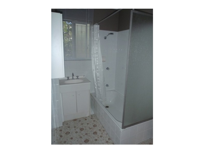 4/44 Sisley Street, St Lucia QLD 4067