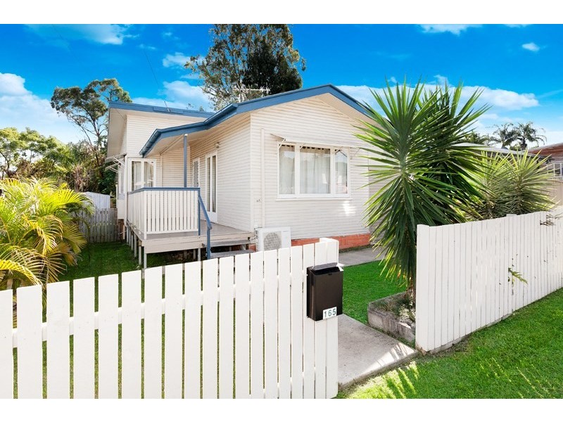 165 South Station Road, Silkstone QLD 4304