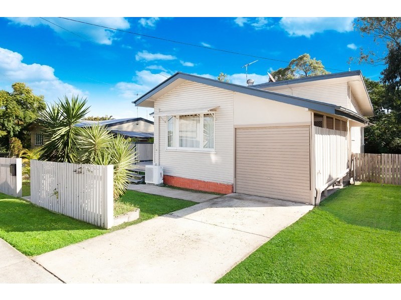 165 South Station Road, Silkstone QLD 4304